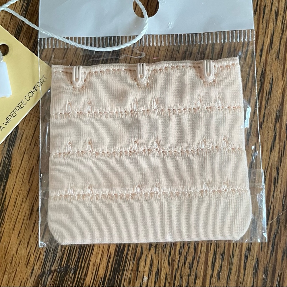 FREE Nude Bra Extender❤️ - Picture 2 of 3